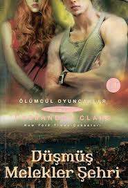 Gölge ve kemik dizisi, leigh bardugo'nun grisha serisi olan, gölge ve kemik ile kargalar meclisi isimli kitapları ile örtüşen iki kitap serisinden uyarlanacak. Dusmus Melekler Sehri Olumcul Oyuncaklar Serisi 4 Kitap