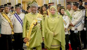 يڠ دڤرتوان اݢوڠ) is the head of state of malaysia. 5 Royal Facts About The Agong Institution You Should Know Trp