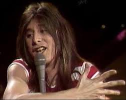 Who's ready for some lovin' touchin' and squeezin'? Looks like Steve is  ready and willing'! ❤️😘🤗