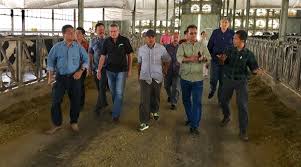 Senarai menteri kabinet malaysia adalah: Kunjungan Menteri Pertanian Malaysia Ke Gunung Kawi Suara Kapuas Raya