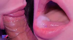 優しい接写フェラ口内発射