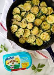 Sauteed Zucchini Parmesan An Easy Healthy Zucchini Recipe Https Www Wellplated Com Sautee Sauteed Zucchini Easy Zucchini Recipes Zucchini Recipes Healthy