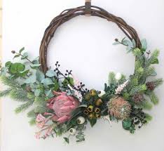 Australian Native Flower Christmas Wreath Vine Wreath Base Door Decoration Protea Eucalyptus Gumnuts Native Flower And Foliage Wreath Christmas Decorations Australian Christmas Wreaths Australian Native Flowers
