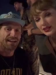 We wrote "cruise" 14 years ago and Taylor tweeted about it, the rest was  history. Most likely woulda been a big ole song anyways but her recognizing  it sure didn't hurt. Last night I got to thank her ...