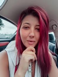 Tab Marie's Instagram, Twitter & Facebook