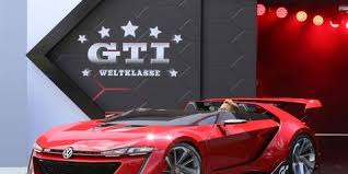 Volkswagen is turning the virtual world into reality this weekend, as it presents the gti roadster concept at the famous woerthersee gti meeting in austria. Vw Gti Roadster Concept Arrives Ahead Of La Auto Show