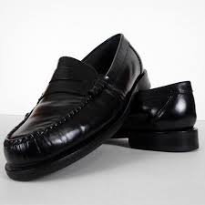 Black And White Penny Loafers A Timeless Classic Men S Florsheim Penny Loafers Never Go Out Of Style Leather Shoes Men Black Leather Shoes Black Leather Shoes Men
