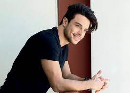 Ft aris makris nίκος μουτσινάς συνέντευξη άρης μακρήσ για την παρέα. Arhs Makrhs To Koritsi Ths Thleorashs Poy Toy Eklepse Thn Kardia