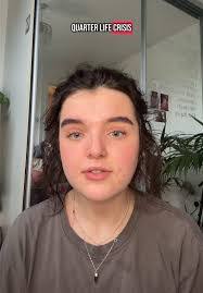 Erin Parnell's Instagram, Twitter & Facebook