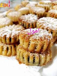 كعكاتي بالسميد والطحين والوصفاات مرفقه بالصور كعك وبسكويت كيكات Arabic Sweets Recipes Arabic Dessert Food Garnishes