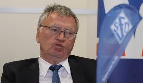 Verbände: Schumann gibt auf