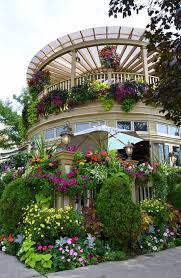 Heartbeatoz Via Floral Friday Niagara On The Lake S Blooming High Street The Swelle Life Gorgeous Gardens Beautiful Gardens Backyard