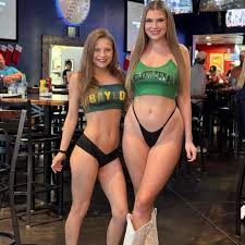 Halfling comparison... : rlotrmemes