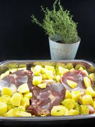 Cuisses De Canard Au Four Et Ses Pommes De Terre Fondantes Les Delices De Mimm Canard Au Four Cuisse De Canard Recette Canard