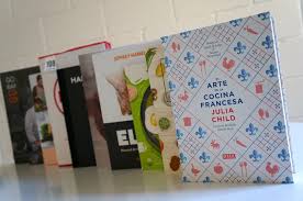 Una de las cosas que hace más feliz a la gente es comer, y si lo unimos a otra que es leer, ¡combinado no te pierdas lo mejor en ejemplares de gastronomía de todo el mundo, ni las recetas más molonas de masterchef junior entre los más vendidos de los libros de. Once Libros De Cocina Que Yo Regalaria Esta Navidad El Comidista El Pais