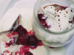Schwarzwalder Kirsch Im Glas Mit Vanilleparfait Rezept Rezept Schwarzwalder Kirsch Schwarzwalder Kirsch Im Glas Kirschen