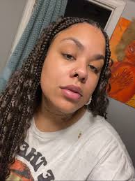 Month 1 already through and I'm just now shouting out 2022, I've created,  I've featured in my first shows, I've met amazing people , I've gotten back  into my modeling, I've gotten