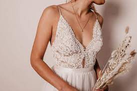Schlichtes brautkleid hochzeitskleid kleid für braut tief v ausschnitt bc952. Unsere Antworten Zu Haufig Gestellten Fragen Elas Braute