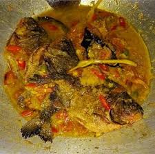 Ikan bawal bakar jenis ikan yang biasanya hidup di air tawar ini sudah tidak asing lagi bagi pecinta makan ikan. Cara Memasak Pesmol Ikan Bawal Dan Bihun Goreng How To Cook Pesmol Fish And Fried Rice Noodles Steemit