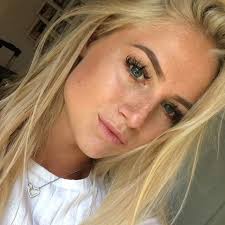 Bugün size kadın futbolunun yıldızlarından alisha lehmann'dan bahsedeceğiz. Pin Auf Alisha