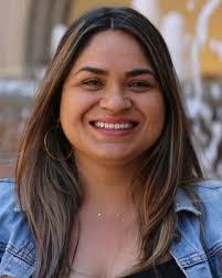 Daisy Gomez's Instagram, Twitter & Facebook