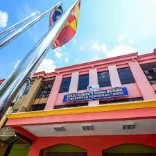 Sekiranya belum, berikut disertakan maklumat berkaitan senarai kursus kolej komuniti yang ditawarkan di seluruh malaysia. Kolej Komuniti Sabak Bernam Official Kolejsabak Twitter