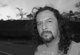 Nació en quezaltepeque, la libertad, el salvador un 10 de junio de 1967. Otoniel Guevara El Salvador 1967 Festival Internacional De Poesia De Medellin