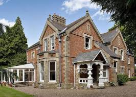 Vicarage farm road, situated in the heart of heston close to an array of amenities.located on the second floor, this. Property Valuation For The Old Vicarage 1 London Road Osbournby Sleaford North Kesteven Lincolnshire Ng34 0dg The Move Market