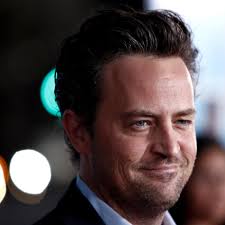 Matthew Perry ber om ursäkt för memoarblunder