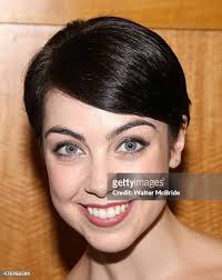 77 Leanne Noble Photos & High Res Pictures