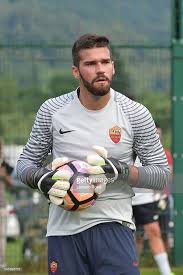 Alisson becker, brasiliano di novo hamburgo, 25 anni compiuti a ottobre, è alla roma dall'estate del 2016 e dall'inizio della stagione in corso ne è diventato il portiere titolare. Alisson Becker Alisson Goleiro Alisson Goleiro