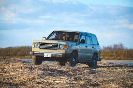 北海道的風格露營車租賃moving inn 用更帥氣的方式旅遊 everyday object car suv car vehicles