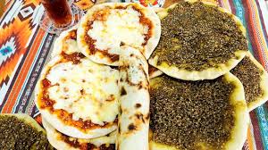 مناقيش بالبيت بدون فرن طرية جدا جدا مناقيش أيام زمان زعتر مناقيش محمرة بالفرن و من دون فرن Youtube Food Cooking Pizza Arabic Food