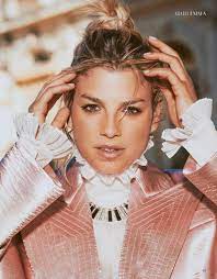 Alla fine della prima puntata del serale di amici 2020, emma marrone, dopo aver duettato con gaia, ha presentato il suo nuovo. Emma Marrone Grazia Italy 08 27 2020 Issue Celebmafia