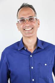 Amazon.com: Queer as a Five-Dollar Bill (1): 9781732228115: Wind, Lee: Books