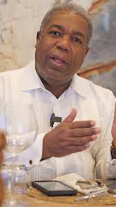 En este Día de Acción de Gracias, mi corazón se llena de gratitud por cada  paso dado junto a mi gente. Agradezco la confianza, la esperanza y el  compromiso que compartimos. Juntos, con trabajo y amor, ...