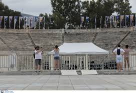 Την επίδειξη μόδας, θα παρακολουθήσουν. 3ybnkqm8wybjsm