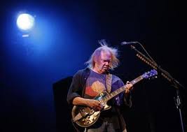 1 spot on the billboard hot 100—marking the singer's third no. Neil Young Honored For His Heart Of Gold Reuters Com