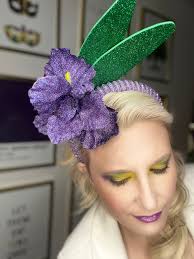Iris Fascinator