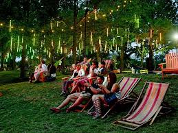 Soak Up Some Sun And Suds At Philly S Eclectic Beer Gardens Harbor Park Beer Garden Diy Outdoor Bar