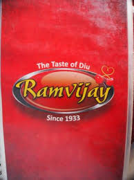 How to make clear ice cubes: Take Away R O Water Ice Cubes To Enjoy Your Drinks Making It More Cool Like You Picture Of Shri Ram Vijay Refreshment Diu Island Tripadvisor