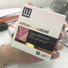 Arnavut Kremi Aklik Kremi Nedir Arnavut Kremi Nasil Kullanilir Cilt Rengi Cilt Bakimi Cilt Urunleri