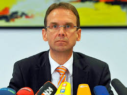 Die CDU stellte sich bislang hinter Ministerpräsident <b>Dieter Althaus</b>. - 19006983