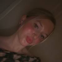 10+ "Evie Long" profiles