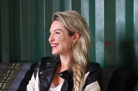 Jasper diepeveen is de vriend van lauren verster, een nederlandse televisiepresentatrice en deelneemster aan spelletjesshow the big escape. Lauren Verster Een Vrolijke Veertiger Bomvol Geluk Weekblad Party