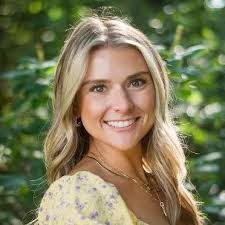 Tara Purcell's Instagram, Twitter & Facebook