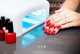 Gelnagel Selber Machen 9 Ideen Mit Anleitung Fur Schone Manikure Gel Manikure Uv Nagellack Nagellack Auftragen