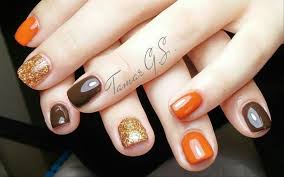 The thing is that not all of them are perfectly doable at home. 50 Idees D Art Et De Couleurs D Automne A Essayer Cette Saison Hike N Di Fall Gel Nails Fall Nail Art Dipped Nails