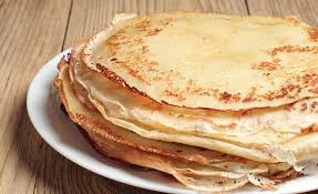 The desert crepe with chocolate, banana, and coconut ice cream was wonderful. Chandeleur Fest Crepes Essen Zu Maria Lichtmess In Frankreich Touristen In Paris