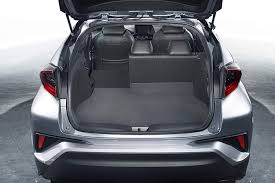 As you would expect from toyota's new hybrid, there are plenty of green features to help improve eco performance. Toyota C Hr 18 125h Advance Berlina Hibrido Toyota C Hr Review